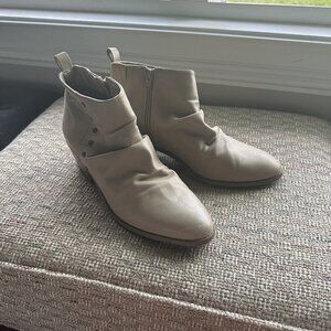C Est. 1946 Women’s 10 Beige Slip On Ankle Boots